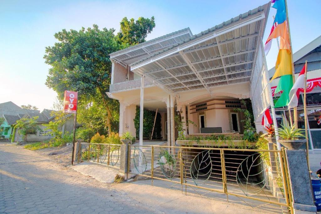 Hotel Oyo 1277 Damai Syariah
