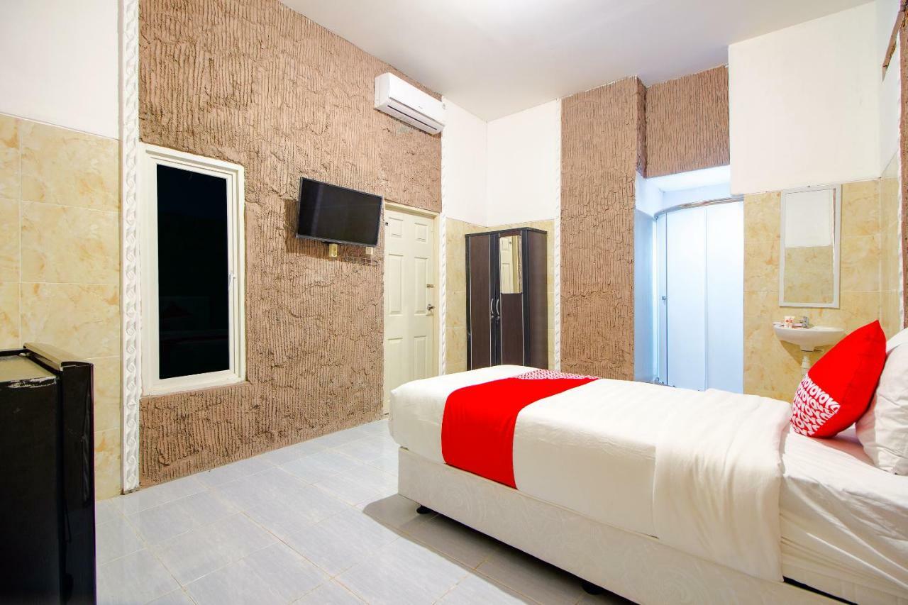Oyo 1277 Damai Syariah Hotel 2*
